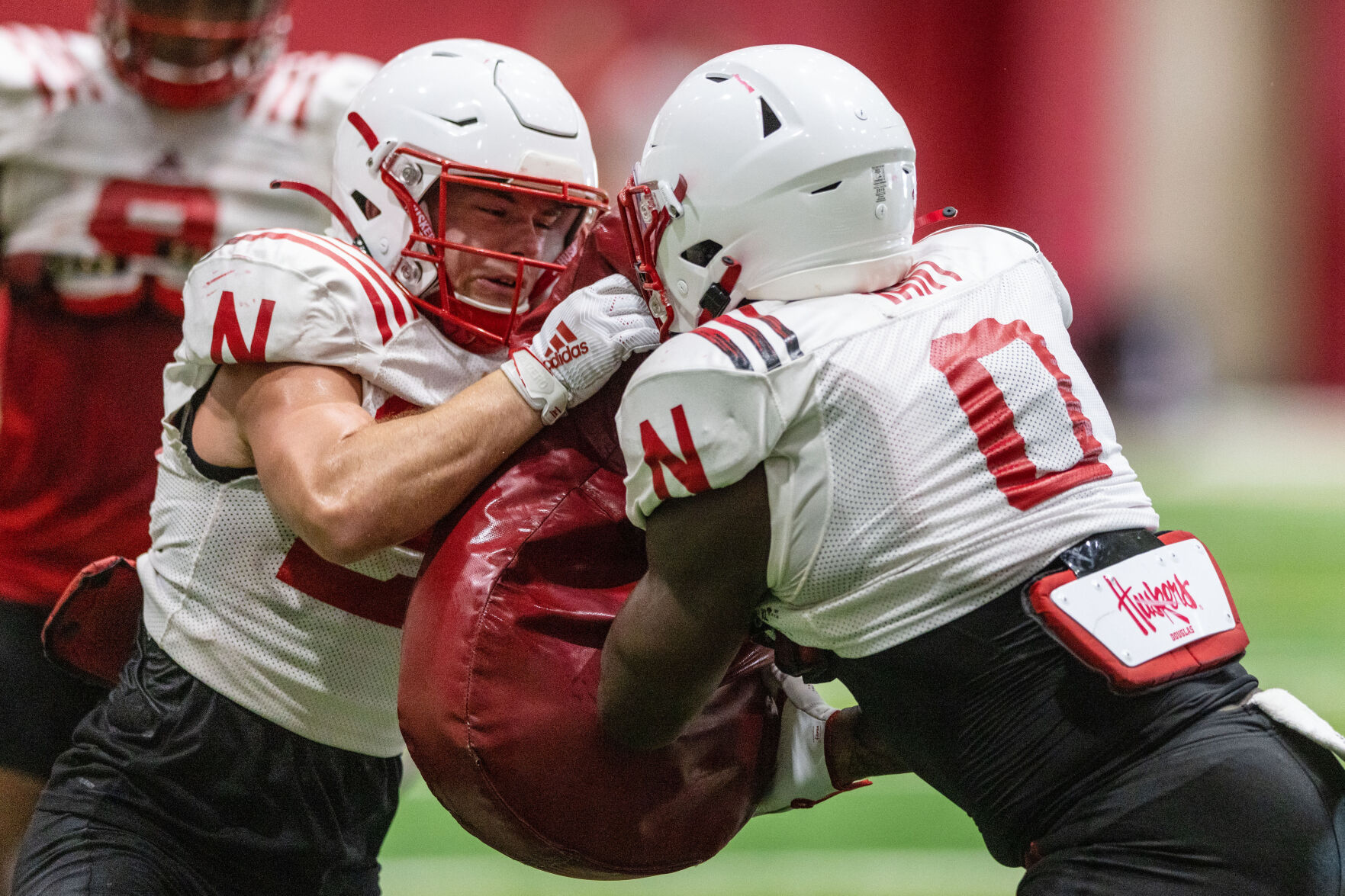 080222-owh-spo-huskerpractice-pic-cm007.jpg